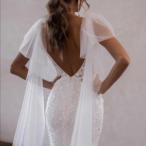 Made with love detachable Long Tulle Bows. Can be added to any dress. New. Ivory